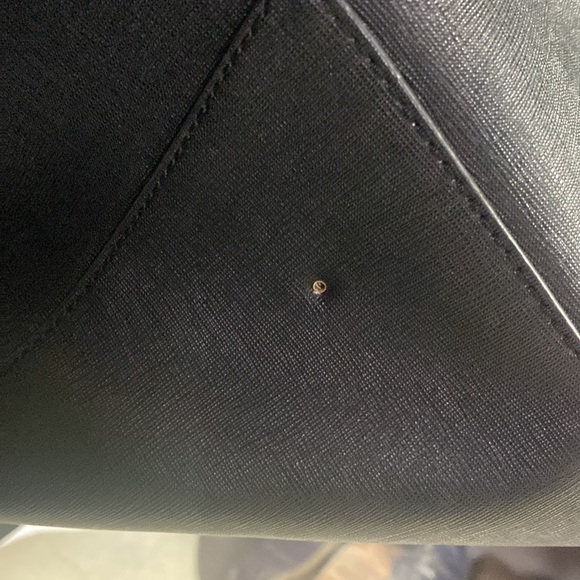 Henri Bendel Tote - Picture 5 of 7